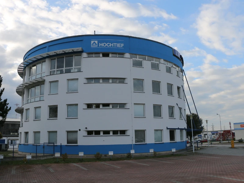 Nátěry fasád rodinných domů, nátěry fasád škol, školek, nátěry fasád komerčních budov, nátěry fasád panelových domů, nát